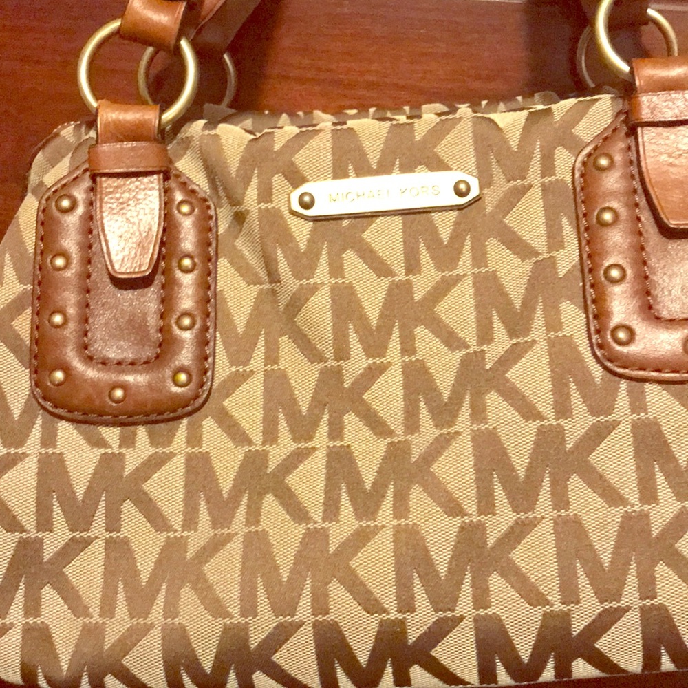 Unique MK Purse with great hardware, gently used!